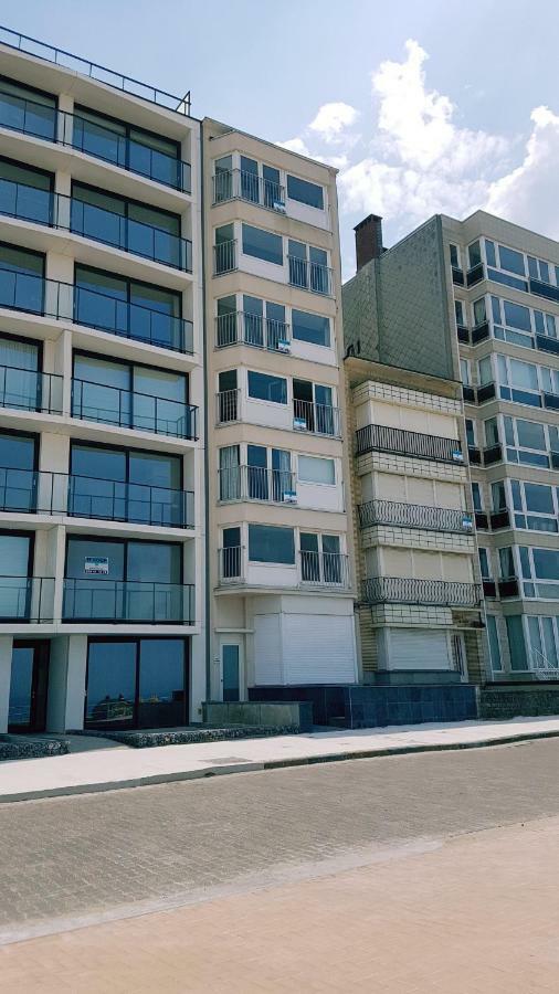 Apartment Zeedijk 241, Uitzicht Op Zee, Vue Sur La Koksijde